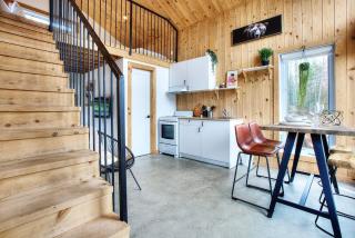 Peaceful Lake Chalet with Trail & BBQ & Fire Pit - 9