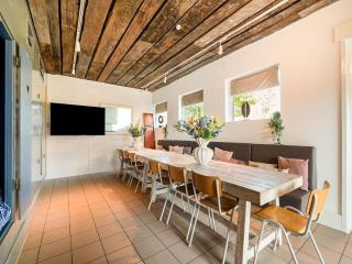 Spacious Villa with garden - 1