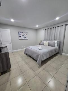 Family-Friendly Pool Home, Centrally location - 1