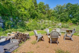 Scenic Mtn Retreat w/ Wooded Backyard + Fire Pit! - 9
