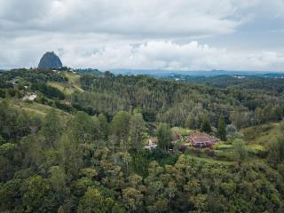 Casa con Vista a La Piedra y Acceso al lago - 8