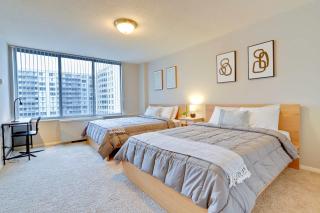 Crystal City Location - Minutes Metro - 9