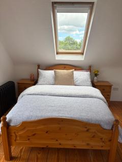 THE FARMHOUSE Room 2 - 9