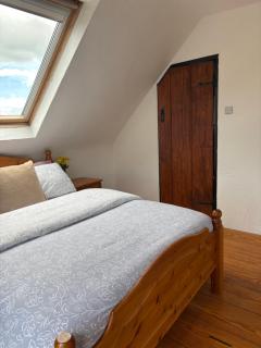 THE FARMHOUSE Room 2 - 8