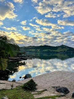 Chalé com Hidromassagem, Lareira e Piscina na Beira da Lagoa - 5