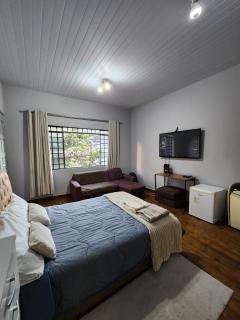 Quarto no coracao da cidade entre batel, merces e centro Excelente localizacao - 0