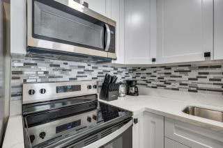 Close to Hard Rock Stadium! Group Getaway w/ Yard - 3