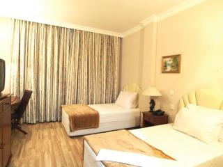 Jeruton Hotel - Kampong Jerudong - 0
