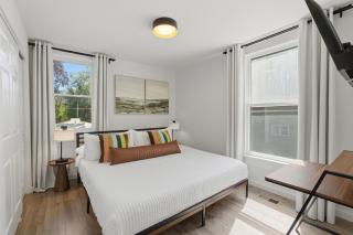 2BR Ypsi Depot Town - King Bed and Sleep 4 - 3