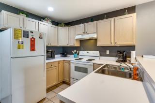 Unwind Poolside, Walk to Beach! Ozarks Getaway - 6
