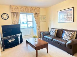Lovely 3 Bed House - 1