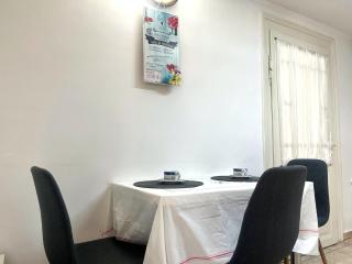 Level One Apartment - Central in Busteni with Shared Garden - 3