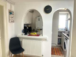 Level One Apartment - Central Busteni with Garden - 5