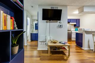 1 Mi to UT & Med Centers! Updated Austin Studio - 9