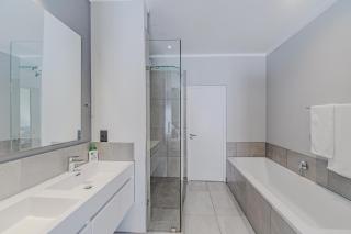 Two - Bedroom Comfort in the Heart of Pretoria, the Jacaranda City - 9