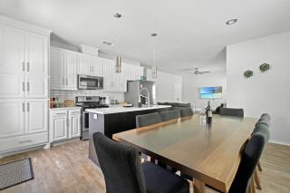Budget-Friendly Retreat by Fort Worth Stockyards with HotTub & MiniGolf - 2