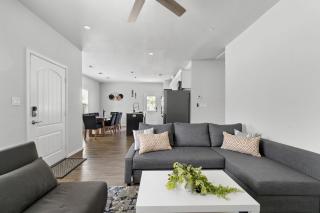 Budget-Friendly Retreat by Fort Worth Stockyards with HotTub & MiniGolf - 5