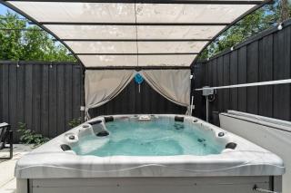 Budget-Friendly Retreat by Fort Worth Stockyards with HotTub & MiniGolf - 3