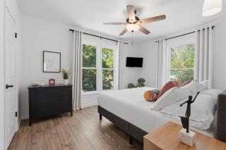 Depot Town 2BR Townhouse - Workspace and Sleep 4 - 3