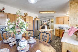 Great for Families! Mtn-View Getaway in Maricopa - 1