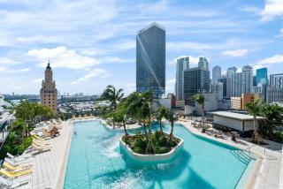 43rd-Floor Skyline Views Prime Downtown Location - 8
