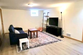 Charming 2BR Retreat by Kenny Park & Lakes - 2