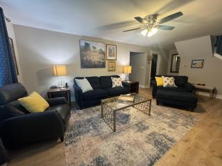 Elevated charming home in Historic Distric - 9