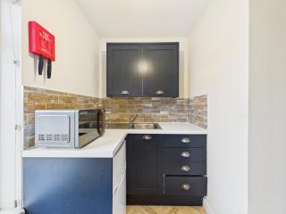 Studio in PE1 with Smart TV, 500Mbps WiFi - 4