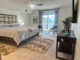Luxury Waterfront Villa - Pool, Dock, Game Room etc - 9