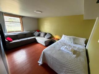 Shiraz Suite - Calgary - 7