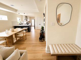 Muse Atelier 3BR House Near Museums & Midtown Houston - 5