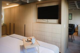 Praga Suites 7 Great 1BR Fast WiFi Beautiful View - 2