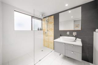 Moffat Beach Surf Retreat - 5