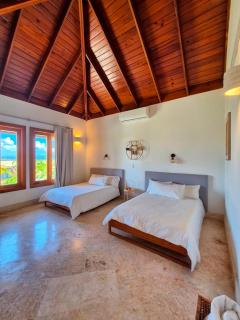 Las Palmas Luxury Golf Villa 4-BR Getaway - 1
