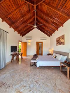 Las Palmas Luxury Golf Villa 4-BR Getaway - 5