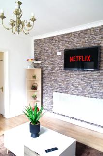 Double Room with work station Netflix Free Parking - 6