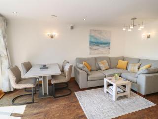 6 Court Cottage, Hillfield Village - 8
