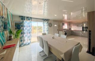 Lovely Home In Villespassans - 6
