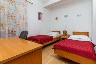 Apartments by the sea Igrane, Makarska - 25486 - 2