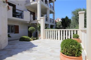 Apartments with parking space Supetar, Brac - 18307 - 2
