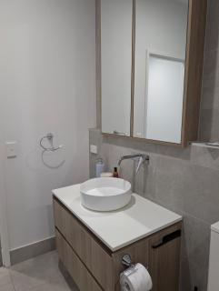 Guest Bedroom near airport and CBD access - 2