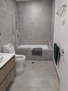 Guest Bedroom near airport and CBD access - 3