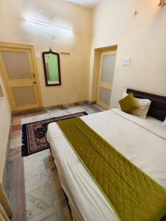 Hotel Golden City - 5