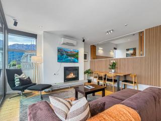 Iconic Lake View Apt | Ski Lockers - 1