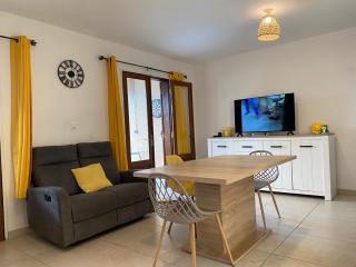 Logement entier proche aéroport piscine détente - 6