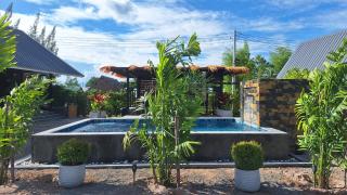 บ้านน้ำผึ้งโฮมสเตย์ Pool & Garden - 6