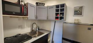 Room with private kitchenet and private bathroom - 8