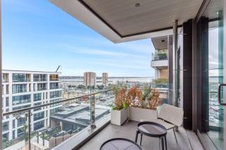 Sleek Modern Studio with Balcony by Zodiak Stays - 8