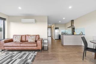 Albatross Apartments, Unit 3 - 5