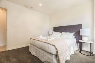 Beautiful 2BR Unit next to Myers Park Zodiak Stays - 9